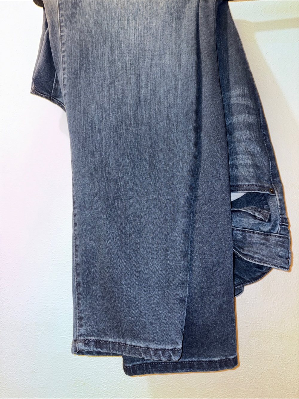 Jessica Simpson Classic women’s 20W blue Denim Jeans